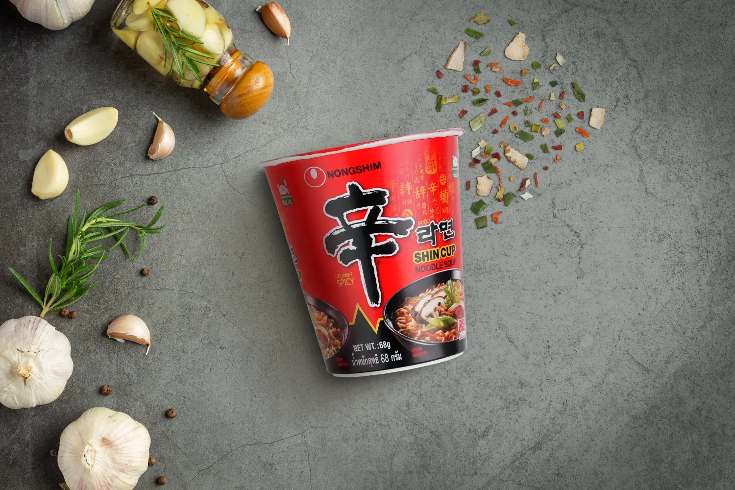 Nongshim Shin Cup Noodle ชิน คัพ นู้ดเดิ้ล ซุป บะหมี่กึ่งสำเร็จรูปพร้อมซองเครื่องปรุงรสเผ็ด ชนิดถ้วย)